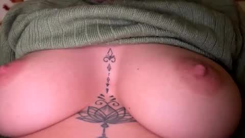 Lia online show from April 2026 06:02:01 PM