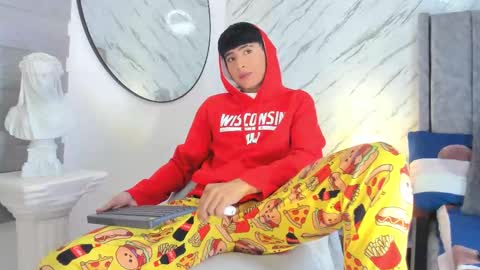 Snapshot of liam_055 chatting on February 2025 04:03:01 AM Liam online show from February 2025 04:03:01 AM