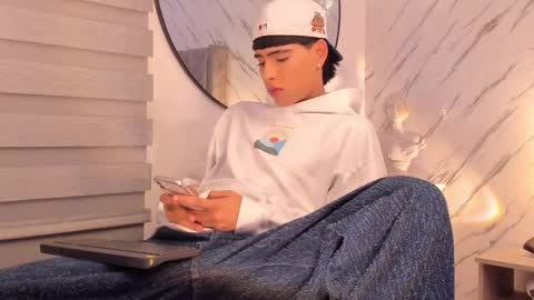 Snapshot of liam_055 chatting on February 2025 05:04:02 AM Liam online show from February 2025 05:04:02 AM