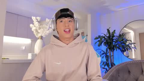 Snapshot of liam_055 chatting on February 2026 02:32:02 AM Liam online show from February 2026 02:32:02 AM