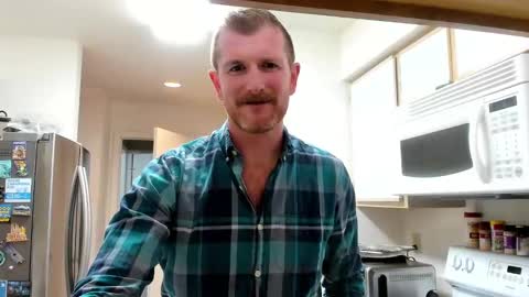 Snapshot of liam_1985 chatting on February 2025 01:10:01 AM Liam online show from February 2025 01:10:01 AM