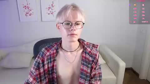 Snapshot of liam_blair chatting on June 2026 05:21:01 AM LIAM online show from June 2026 05:21:01 AM