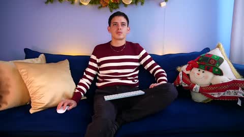 Snapshot of liam_enzho chatting on December 2024 06:42:02 PM Liam online show from December 2024 06:42:02 PM