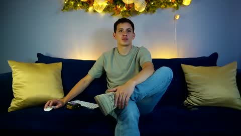 Snapshot of liam_enzho chatting on December 2024 10:55:02 PM Liam online show from December 2024 10:55:02 PM