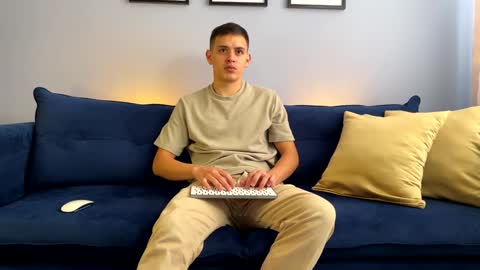 Snapshot of liam_enzho chatting on January 2025 02:34:01 PM Liam online show from January 2025 02:34:01 PM