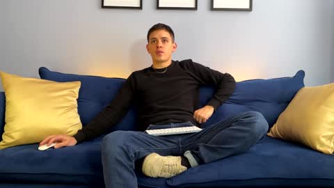 Snapshot of liam_enzho chatting on January 2025 03:55:02 PM Liam online show from January 2025 03:55:02 PM