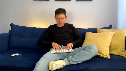 Snapshot of liam_enzho chatting on February 2025 02:37:01 PM Liam online show from February 2025 02:37:01 PM