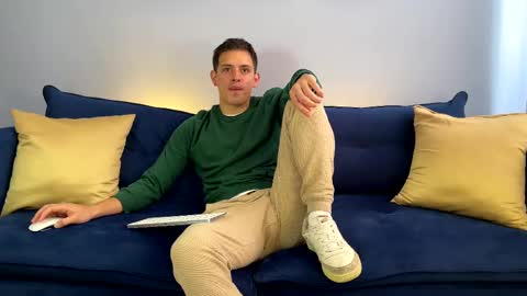 Snapshot of liam_enzho chatting on February 2025 02:43:01 PM Liam online show from February 2025 02:43:01 PM