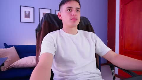 Snapshot of liam_enzho chatting on February 2025 02:37:02 PM Liam online show from February 2025 02:37:02 PM