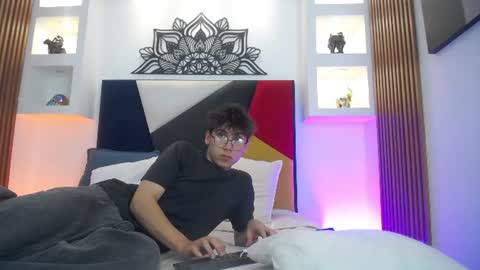 Snapshot of liam_lux chatting on June 2026 08:13:02 PM LIAM online show from June 2026 08:13:02 PM
