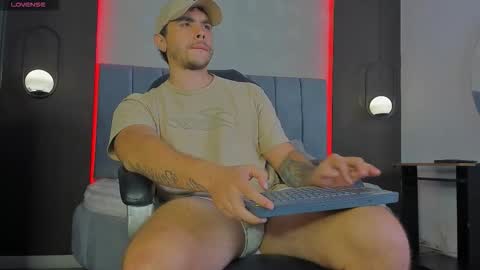 Snapshot of liam_walk chatting on March 2026 02:10:01 PM Liam online show from March 2026 02:10:01 PM