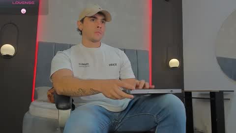 Snapshot of liam_walk chatting on March 2026 08:04:02 PM Liam online show from March 2026 08:04:02 PM