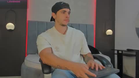 Snapshot of liam_walk chatting on March 2026 10:58:01 PM Liam online show from March 2026 10:58:01 PM