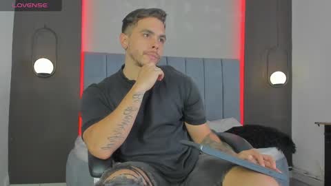 Snapshot of liam_walk chatting on April 2026 08:09:01 PM Liam online show from April 2026 08:09:01 PM