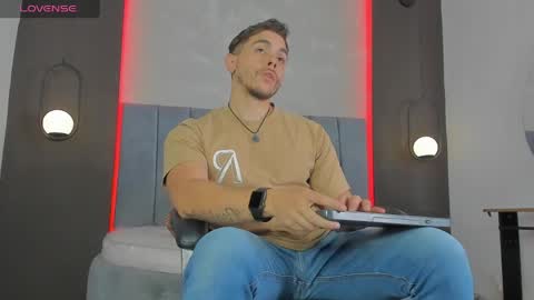 Snapshot of liam_walk chatting on April 2026 08:03:01 PM Liam online show from April 2026 08:03:01 PM