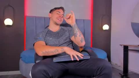 Snapshot of liam_walk chatting on April 2026 10:35:02 PM Liam online show from April 2026 10:35:02 PM