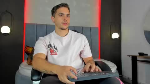 Snapshot of liam_walk chatting on April 2026 06:53:02 PM Liam online show from April 2026 06:53:02 PM