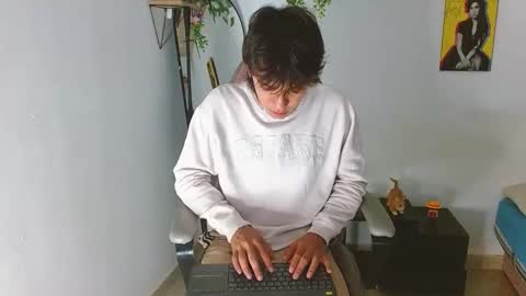 Snapshot of liam_xul chatting on October 2025 09:17:02 PM liamxul online show from October 2025 09:17:02 PM