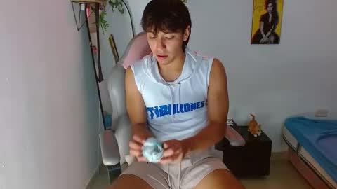 Snapshot of liam_xul chatting on October 2025 08:32:01 PM liamxul online show from October 2025 08:32:01 PM