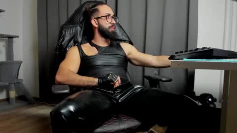 Liam online show from March 2025 10:02:01 AM