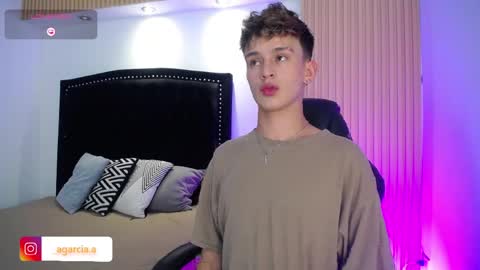 Snapshot of liamwild20 chatting on April 2026 04:40:01 AM liam online show from April 2026 04:40:01 AM