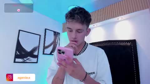Snapshot of liamwild20 chatting on June 2026 04:36:02 AM liam online show from June 2026 04:36:02 AM
