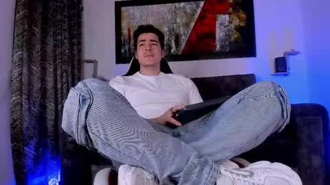 liamwyatt_ online show from June 2026 03:33:01 AM