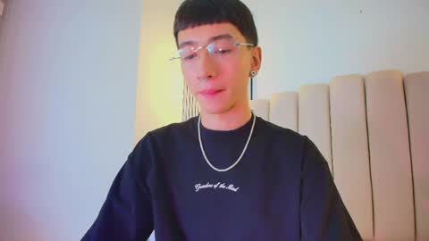 lian_cameron online show from April 2026 04:04:01 AM