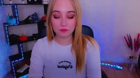 Snapshot of liana_bright chatting on December 2024 01:59:02 PM Liana online show from December 2024 01:59:02 PM