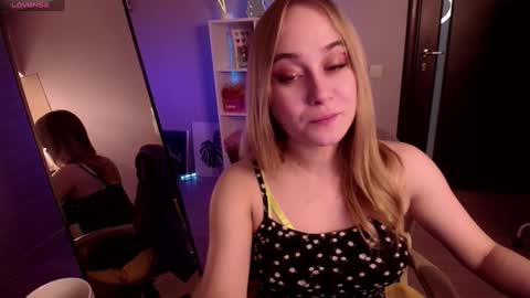 Snapshot of liana_bright chatting on December 2024 05:42:02 AM Liana online show from December 2024 05:42:02 AM