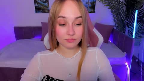 Snapshot of liana_bright chatting on March 2025 11:47:02 AM Liana online show from March 2025 11:47:02 AM