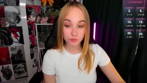 Snapshot of liana_bright chatting on October 2025 03:04:02 AM Liana online show from October 2025 03:04:02 AM