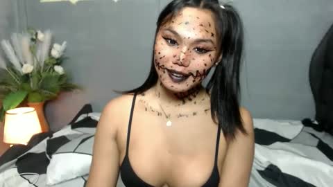 Liane online show from October 2025 11:27:01 PM