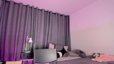 lianewhite online show from September 2025 11:26:02 PM