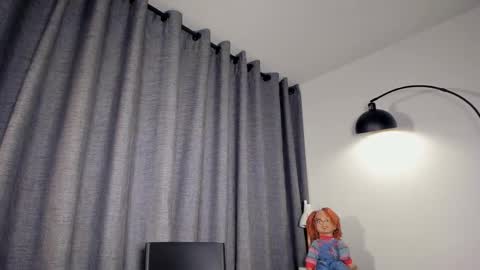 lianewhite online show from November 2025 12:20:01 AM