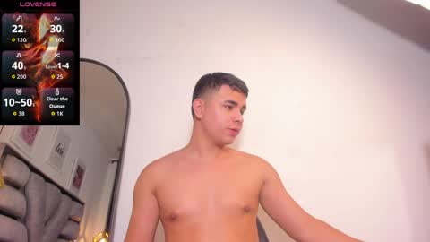 lianfox_ online show from May 2026 12:35:02 PM