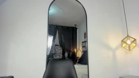 lianfox_ online show from May 2026 12:33:02 PM