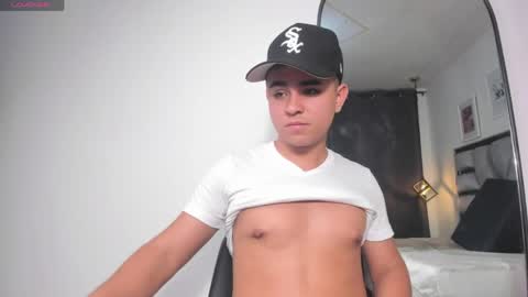 lianfox_ online show from May 2026 03:09:01 PM