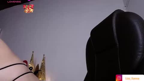 Snapshot of lianna_hot chatting on December 2024 12:21:02 AM --- buy my content naughty in my bio- online show from December 2024 12:21:02 AM