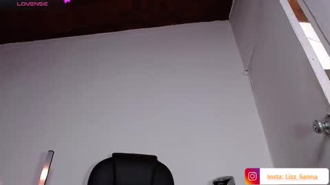 Snapshot of lianna_hot chatting on January 2025 12:18:01 AM --- buy my content naughty in my bio- online show from January 2025 12:18:01 AM