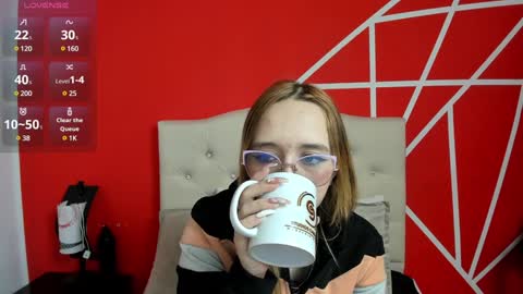 Lia Roberts online show from January 2025 12:04:02 PM