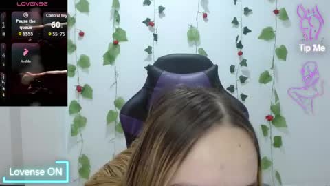 Snapshot of liaroberts1 chatting on April 2026 04:27:01 AM Lia Roberts online show from April 2026 04:27:01 AM