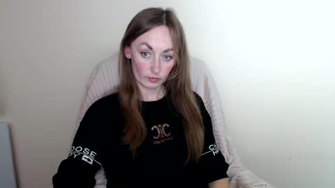 Lia online show from May 2026 12:22:02 PM