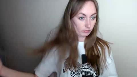 Lia online show from May 2026 12:47:02 PM