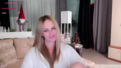 Snapshot of libby_nora chatting on December 2024 01:38:02 PM Libby online show from December 2024 01:38:02 PM