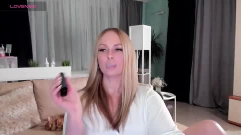 Snapshot of libby_nora chatting on January 2025 06:17:02 PM Libby online show from January 2025 06:17:02 PM