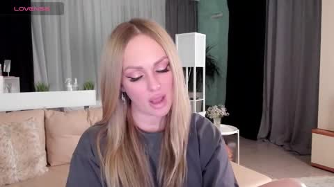 Snapshot of libby_nora chatting on January 2025 05:17:02 PM Libby online show from January 2025 05:17:02 PM