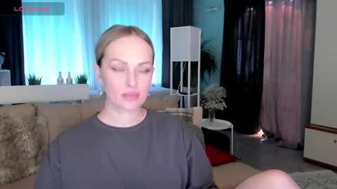 Snapshot of libby_nora chatting on January 2025 01:04:02 PM Libby online show from January 2025 01:04:02 PM