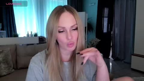 Snapshot of libby_nora chatting on February 2025 11:51:01 AM Libby online show from February 2025 11:51:01 AM