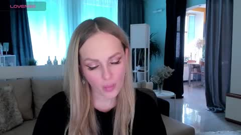 Snapshot of libby_nora chatting on February 2025 12:11:02 PM Libby online show from February 2025 12:11:02 PM